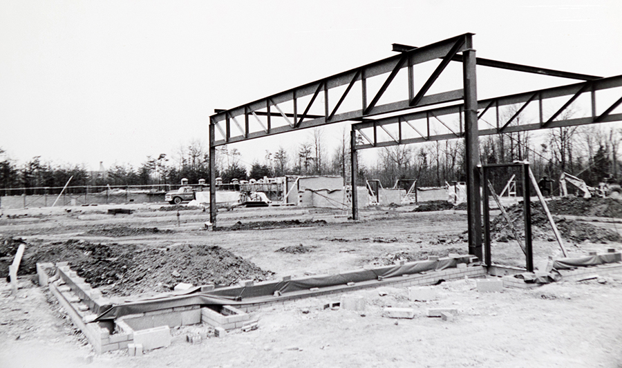 Black and white photograph showing London Towne Elementary School under construction.